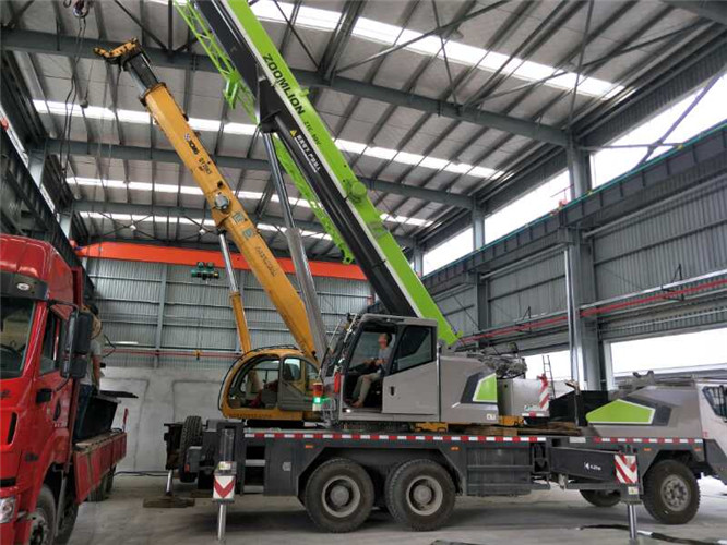 南部县高空车出租需要注意哪些安全事项？