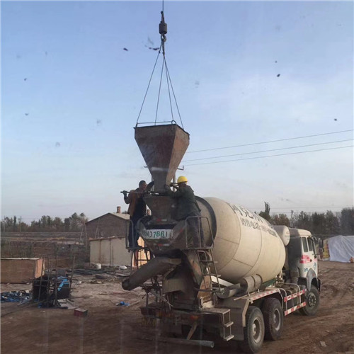 南部县“精准瞄准”—— 吊车的 “定位导航” 技术